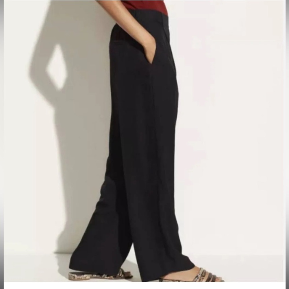 Vince NWOT wide leg light fluid pants.